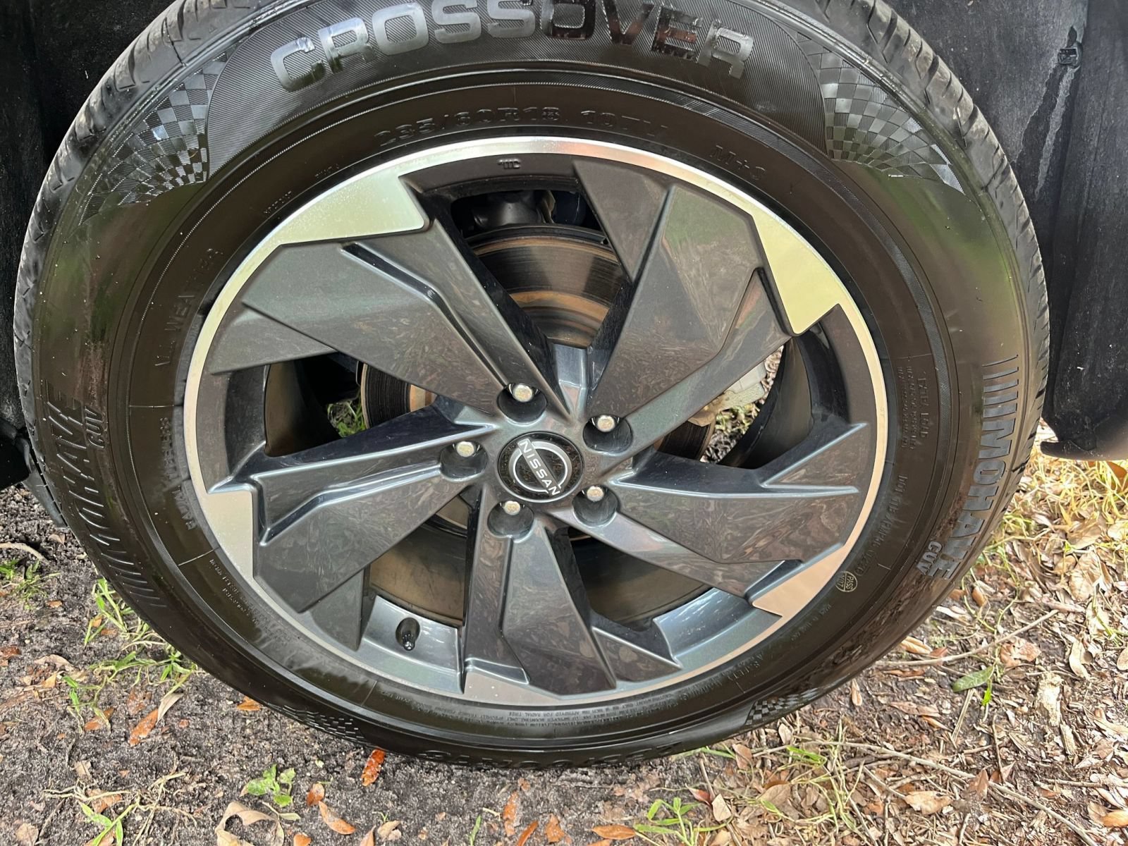 Used 2025 Nissan Rogue SV FWD image 30