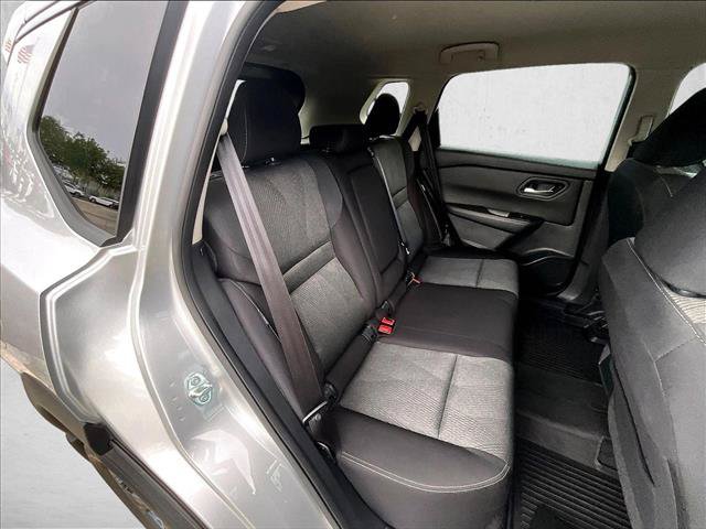 Used 2024 Nissan Rogue SV FWD image 28