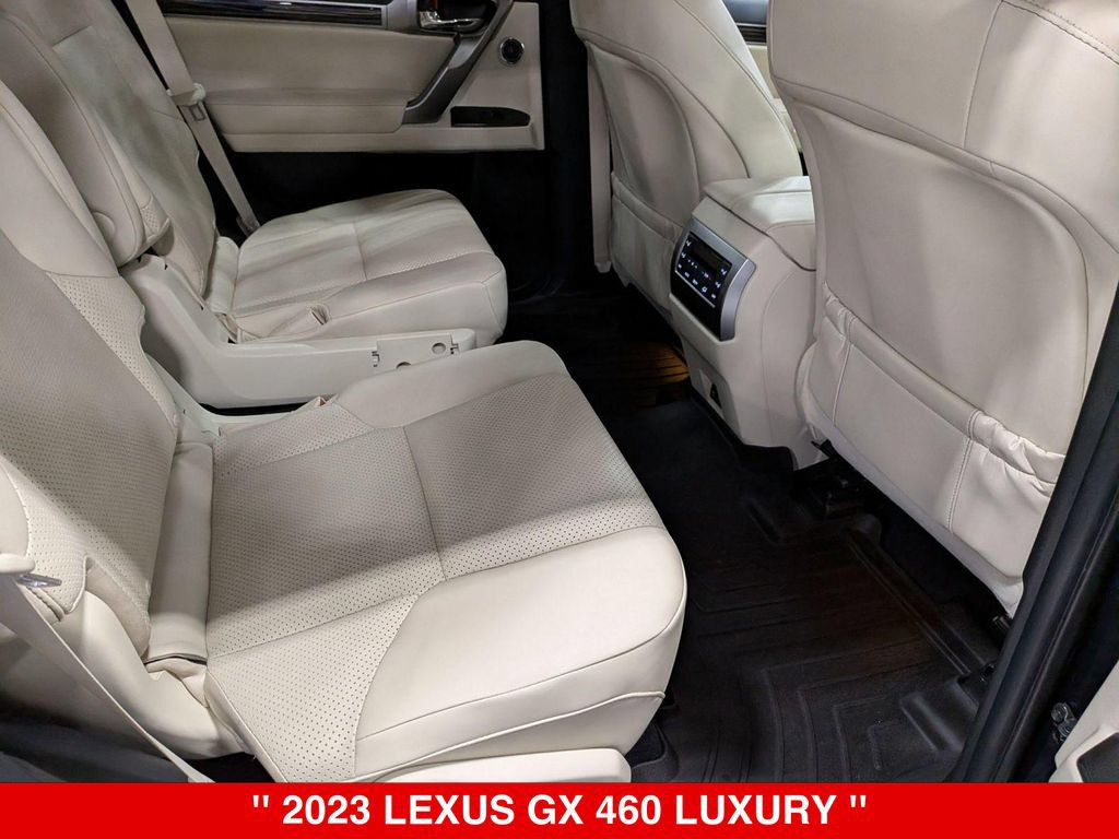 Used 2023 Lexus GX 460 Luxury w/ Sport Design Package AWD/4WD image 33