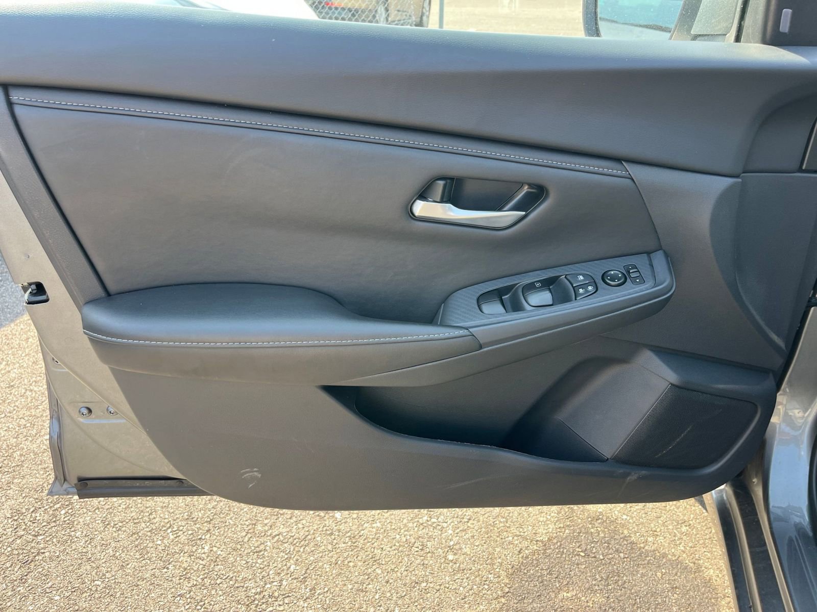 Used 2025 Nissan Sentra SV FWD image 18