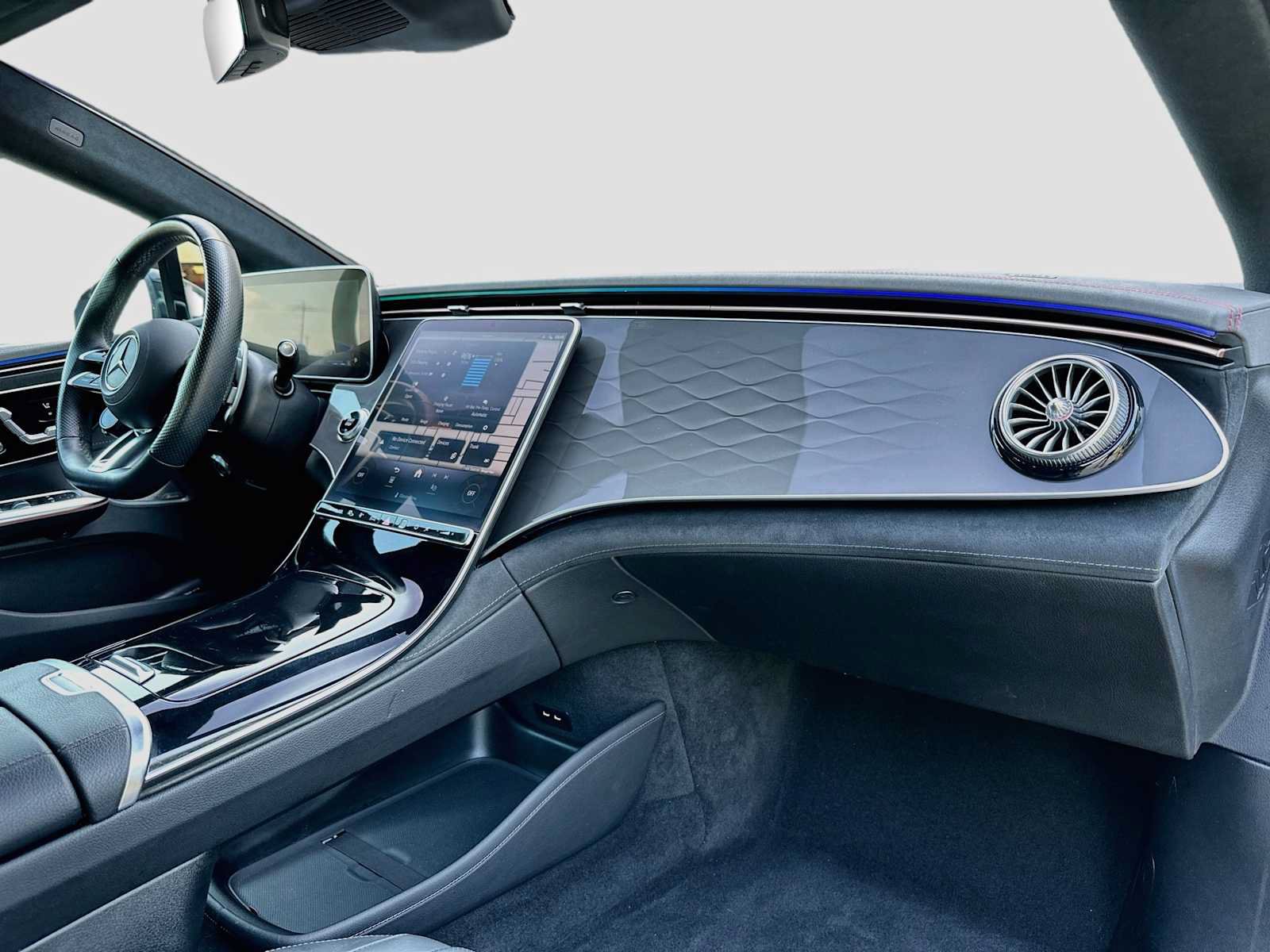 Used 2023 Mercedes-Benz EQE AMG 4MATIC Sedan image 31