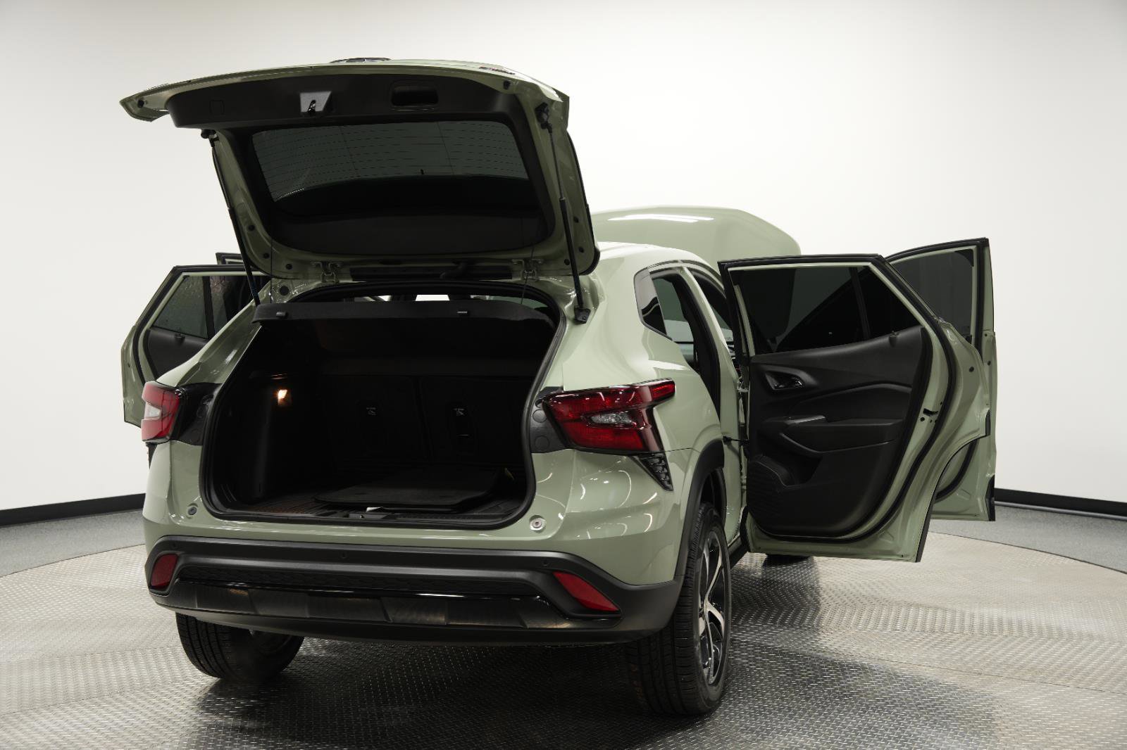 Used 2024 Chevrolet Trax RS w/ Driver Confidence Package image 10