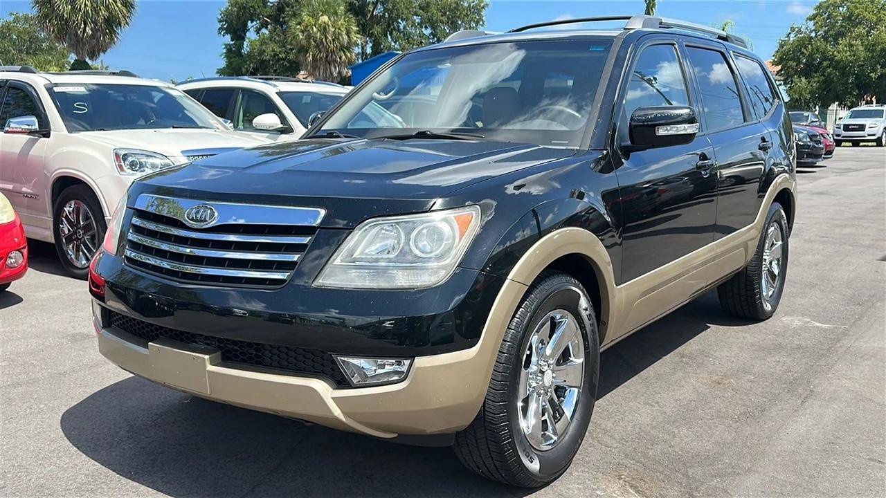Used 2009 Kia Borrego EX w/ Premium Pkg RWD image 2