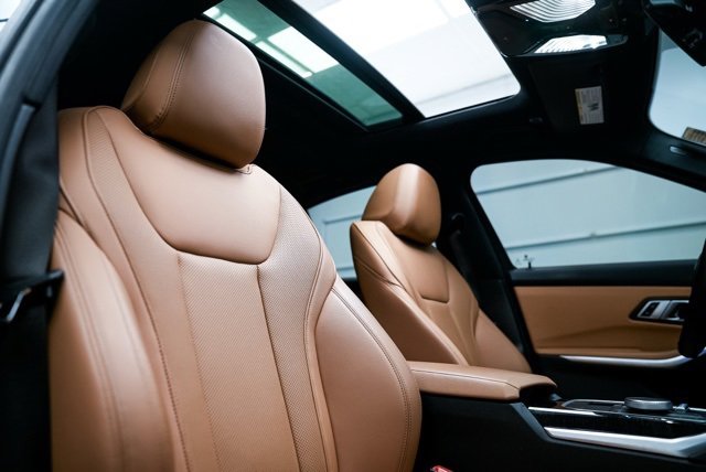 Used 2023 BMW 330i xDrive Sedan w/ Premium Package image 15