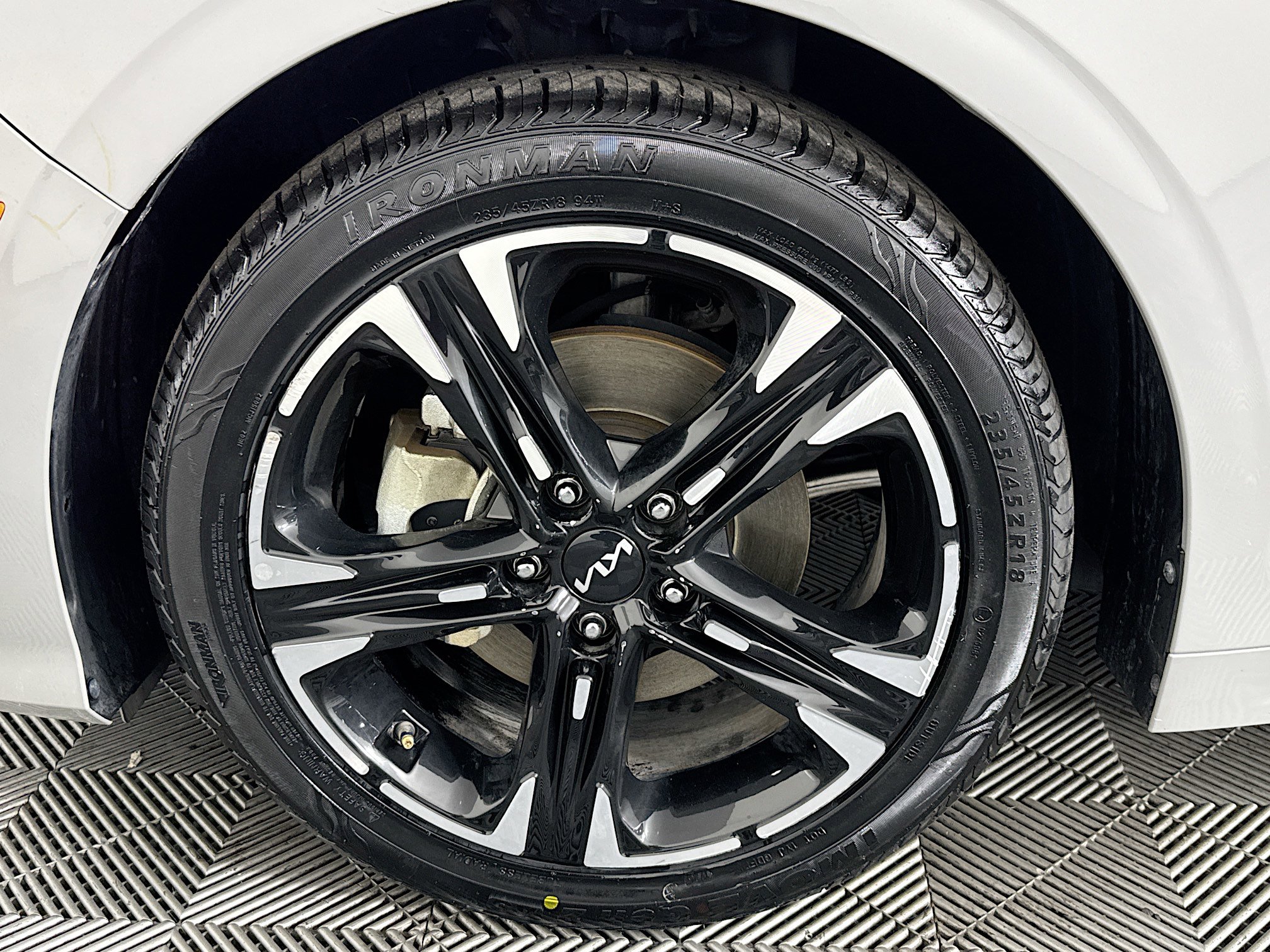 Used 2023 Kia K5 GT-Line image 37