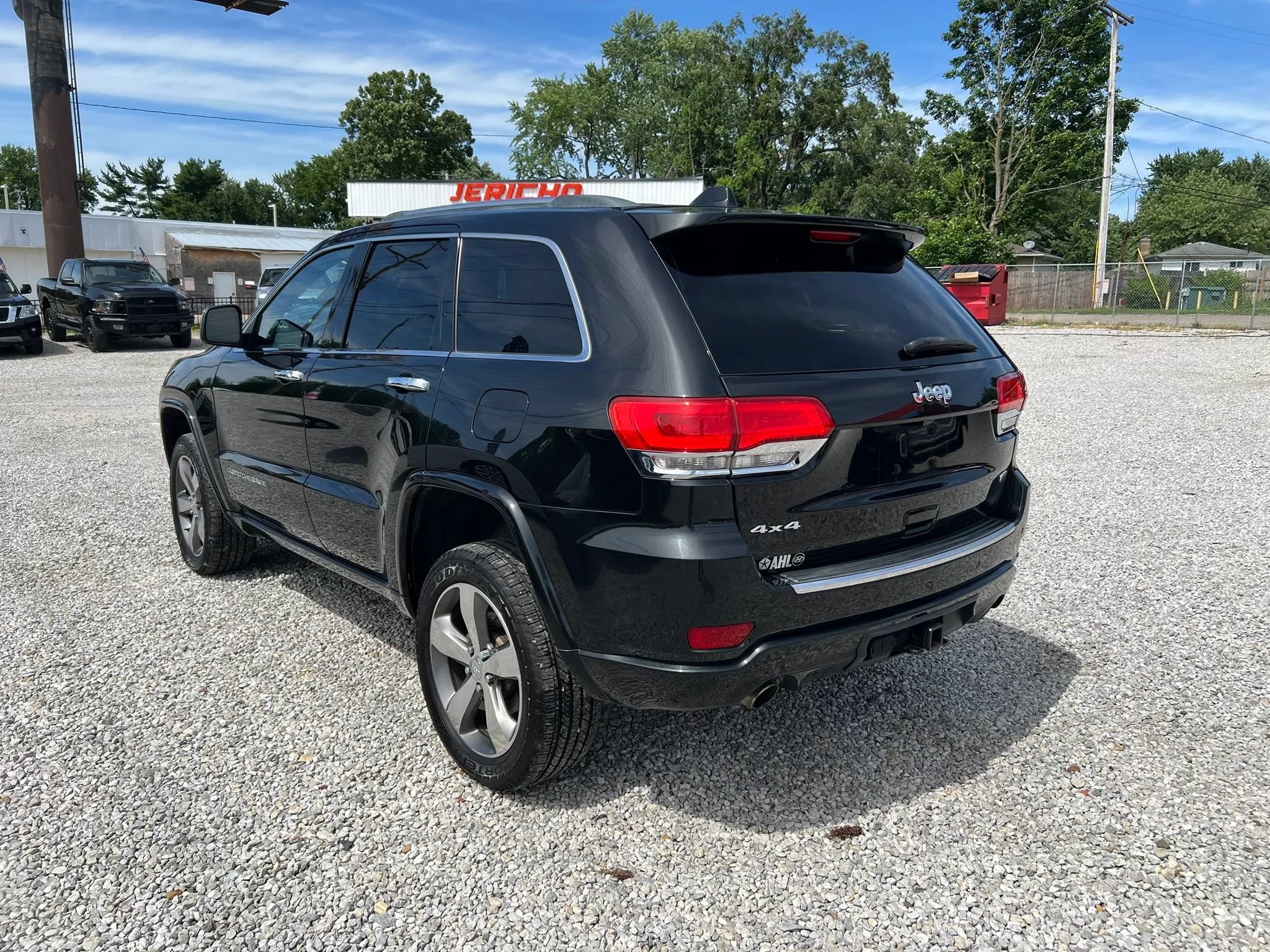 Used 2015 Jeep Grand Cherokee Overland w/ Advanced Technology Group AWD/4WD image 7