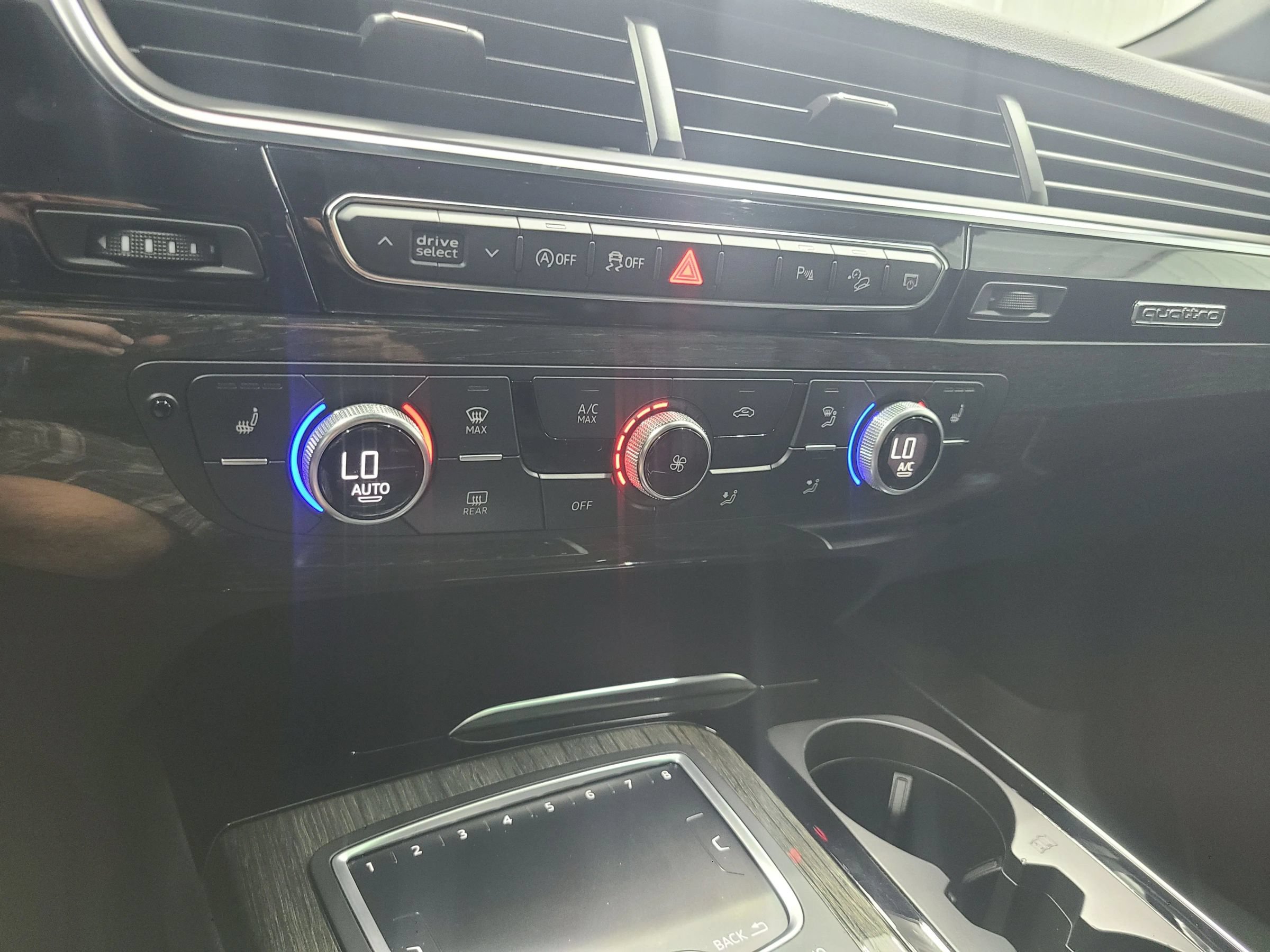 Used 2019 Audi Q7 3.0T Premium w/ Convenience Package AWD/4WD image 34