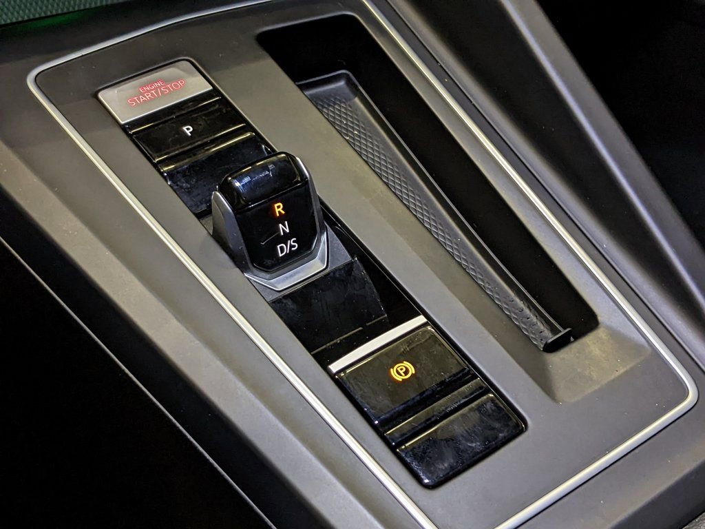 Used 2022 Volkswagen GTI Autobahn image 20