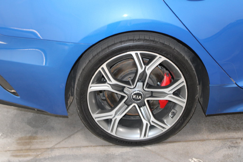 Used 2020 Kia Stinger GT1 RWD image 48