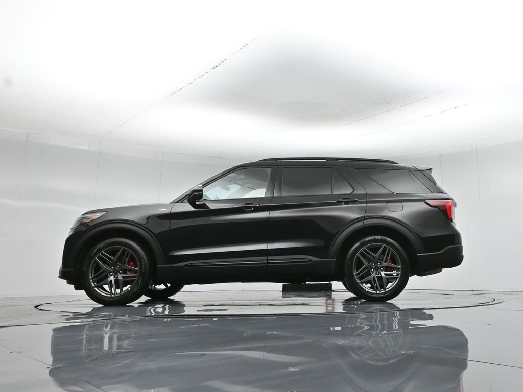 Used 2025 Ford Explorer ST-Line w/ ST-Line Street Pack image 55