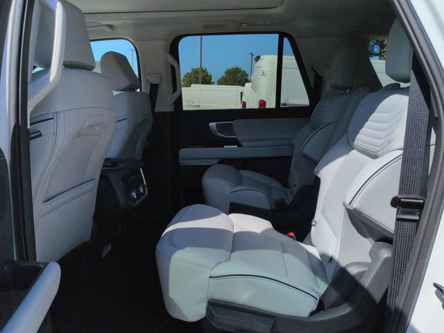 New 2025 Ford Expedition Max Platinum w/ Platinum Ultimate Package AWD/4WD image 17