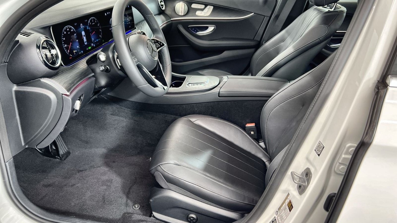 New 2023 Mercedes-Benz E 450 4MATIC Sedan image 20