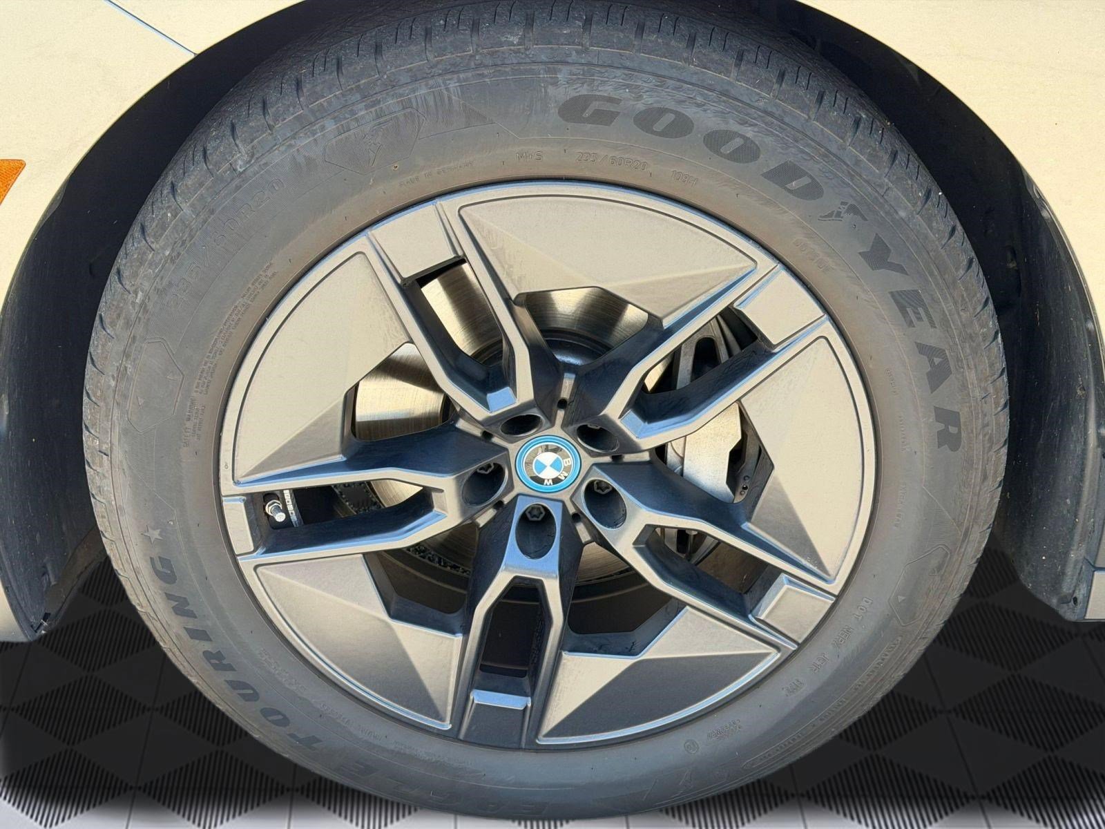 Certified 2023 BMW iX xDrive50 w/ Premium Package AWD/4WD image 12