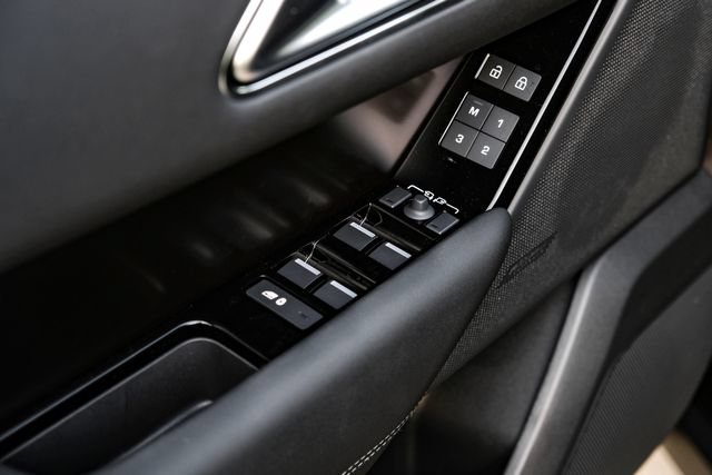 New 2026 Land Rover Range Rover Velar Belgravia AWD/4WD image 53