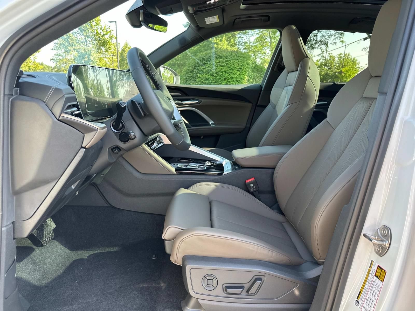 Used 2025 Audi Q5 Premium Plus w/ Premium Plus AWD/4WD image 24