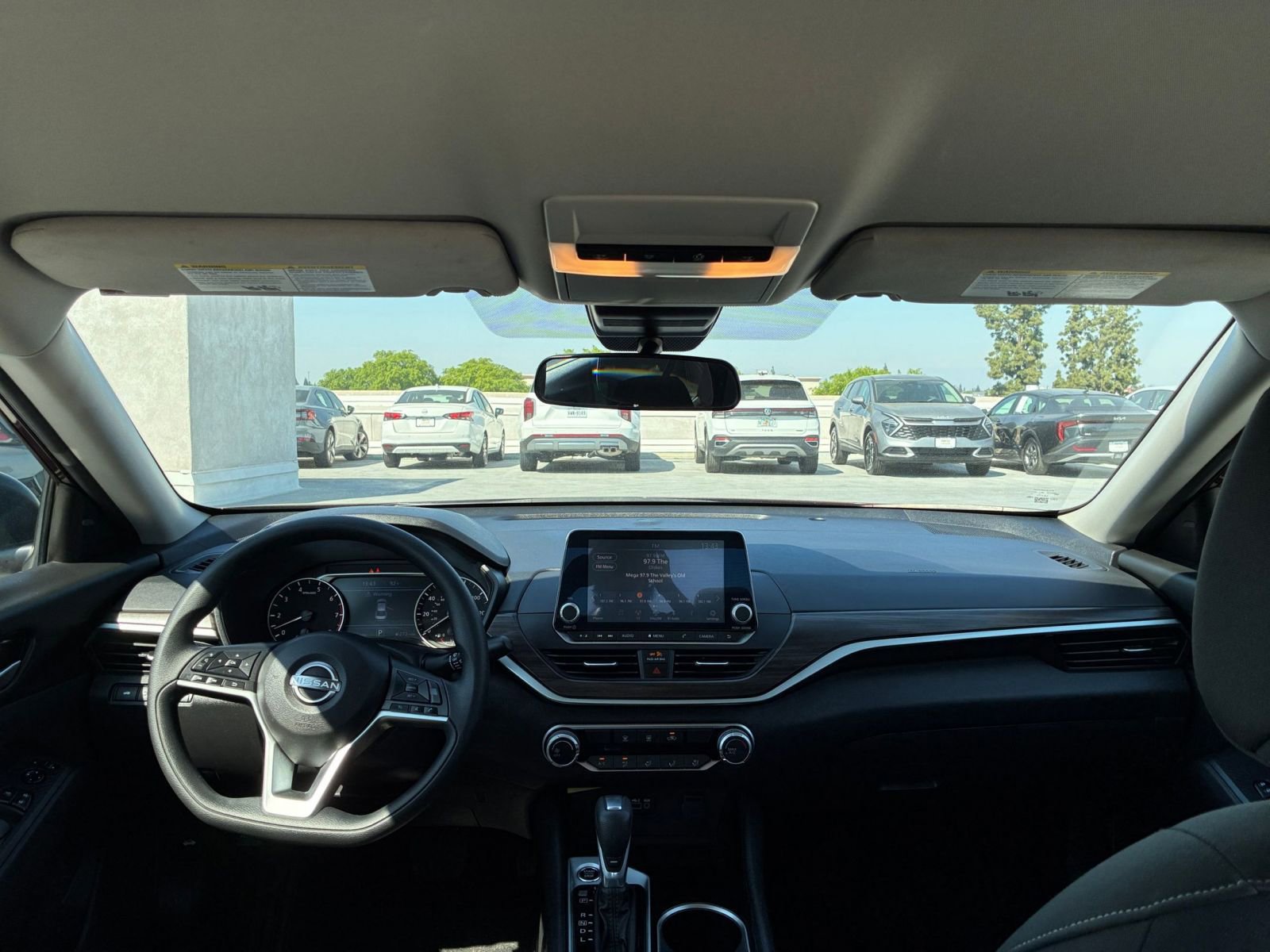 Used 2024 Nissan Altima 2.5 SV FWD image 33