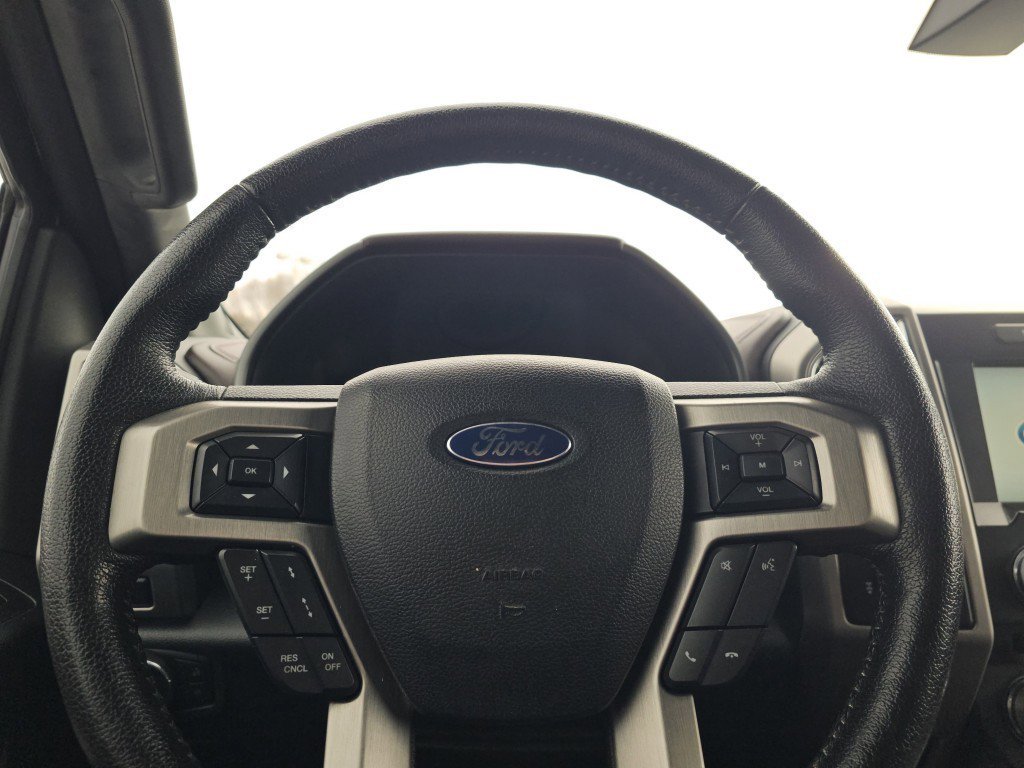 Used 2015 Ford F150 Platinum w/ Equipment Group 701A Luxury image 30