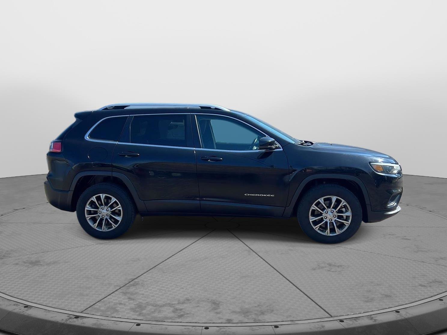 Used 2021 Jeep Cherokee Latitude Lux w/ Comfort/Convenience Group image 2