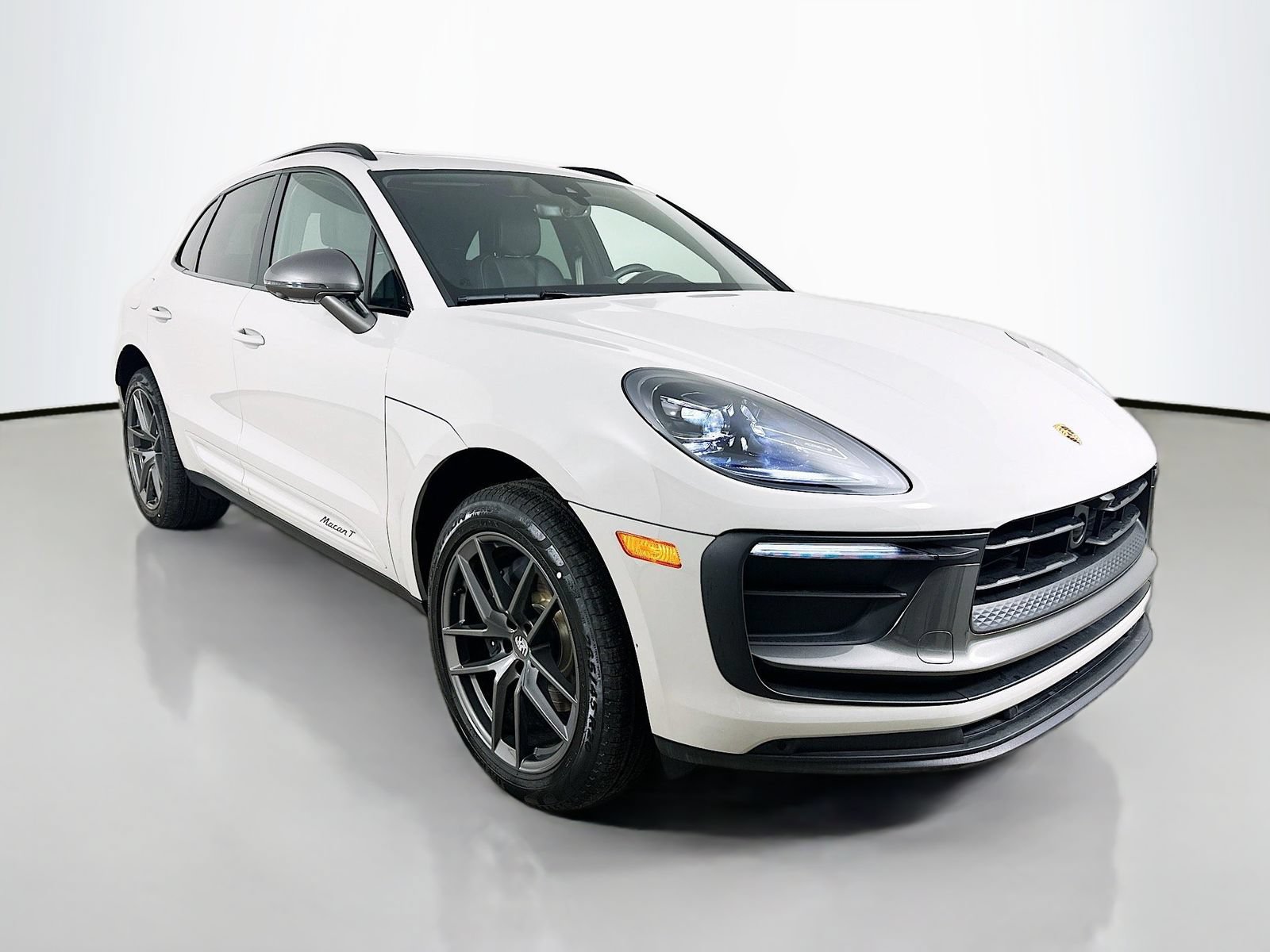 New 2026 Porsche Macan Turbo AWD/4WD image 3