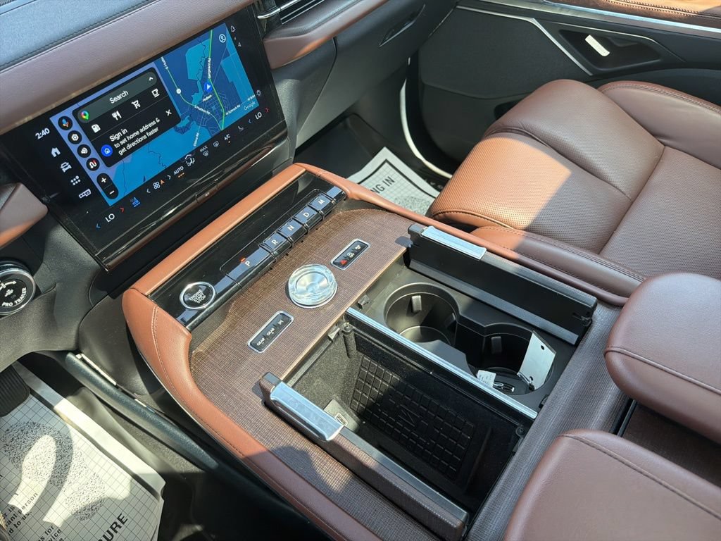 Used 2025 Lincoln Navigator Reserve AWD/4WD image 21