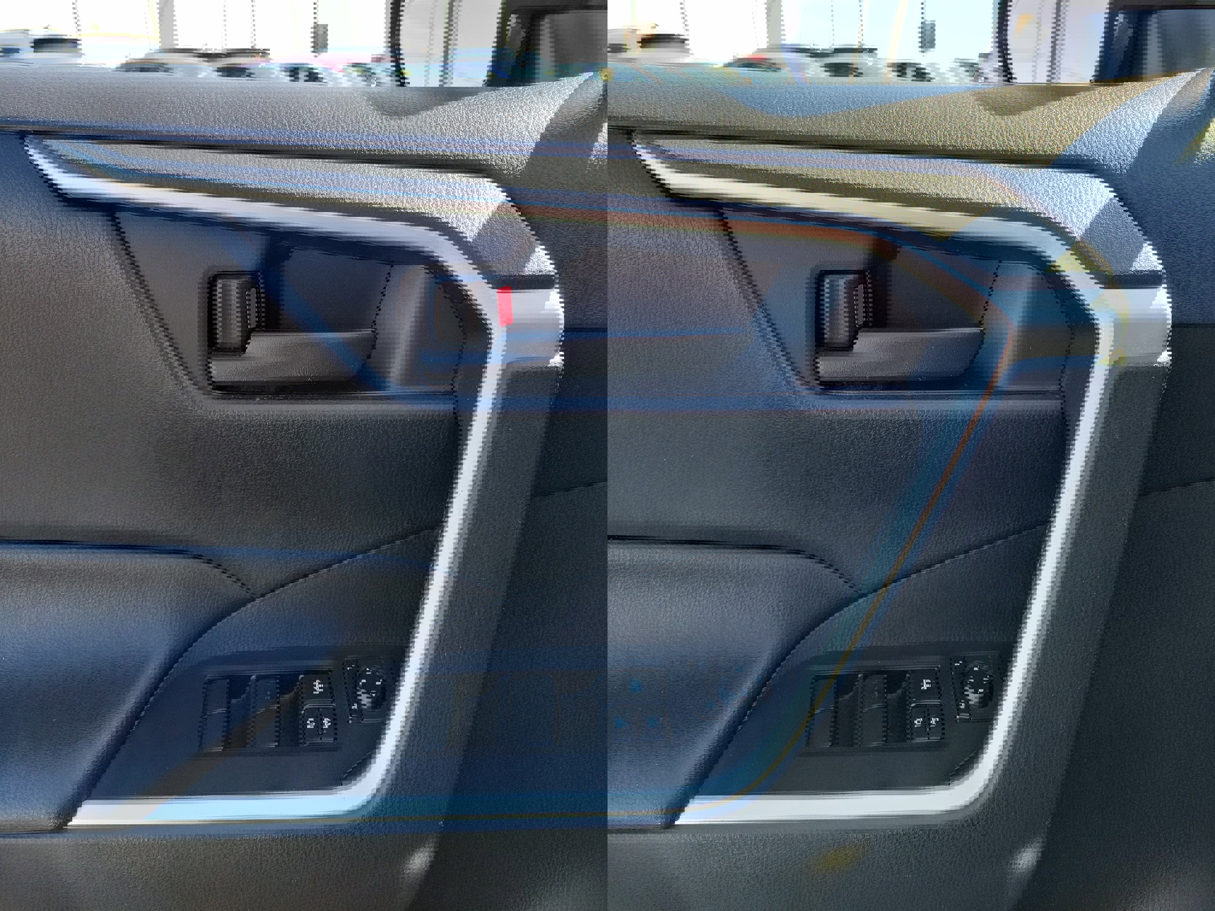 Used 2019 Toyota RAV4 LE w/ All Weather Liner Package AWD/4WD image 17