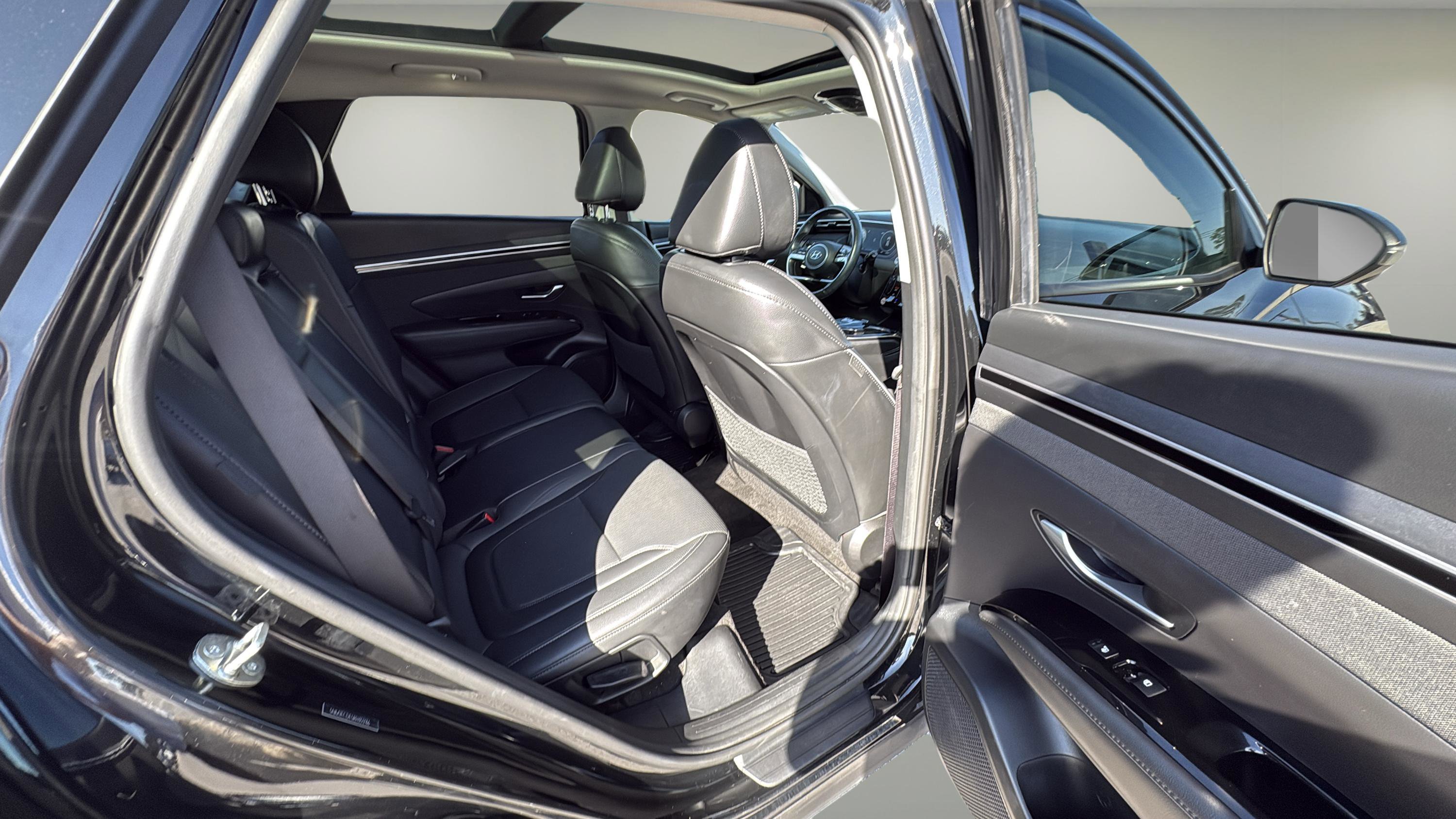 Used 2024 Hyundai Tucson Limited AWD/4WD image 14