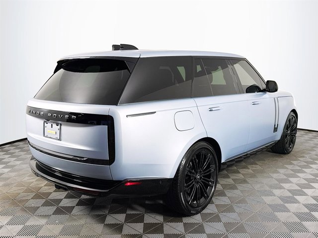 Used 2025 Land Rover Range Rover SE image 5