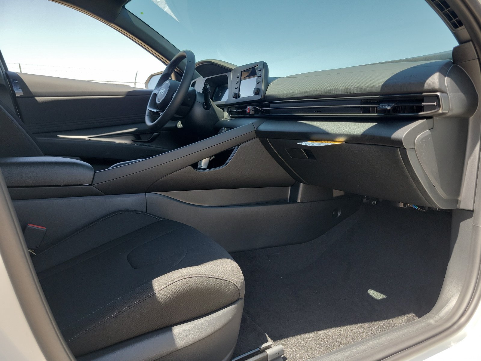 New 2026 Hyundai Elantra Sport FWD image 17