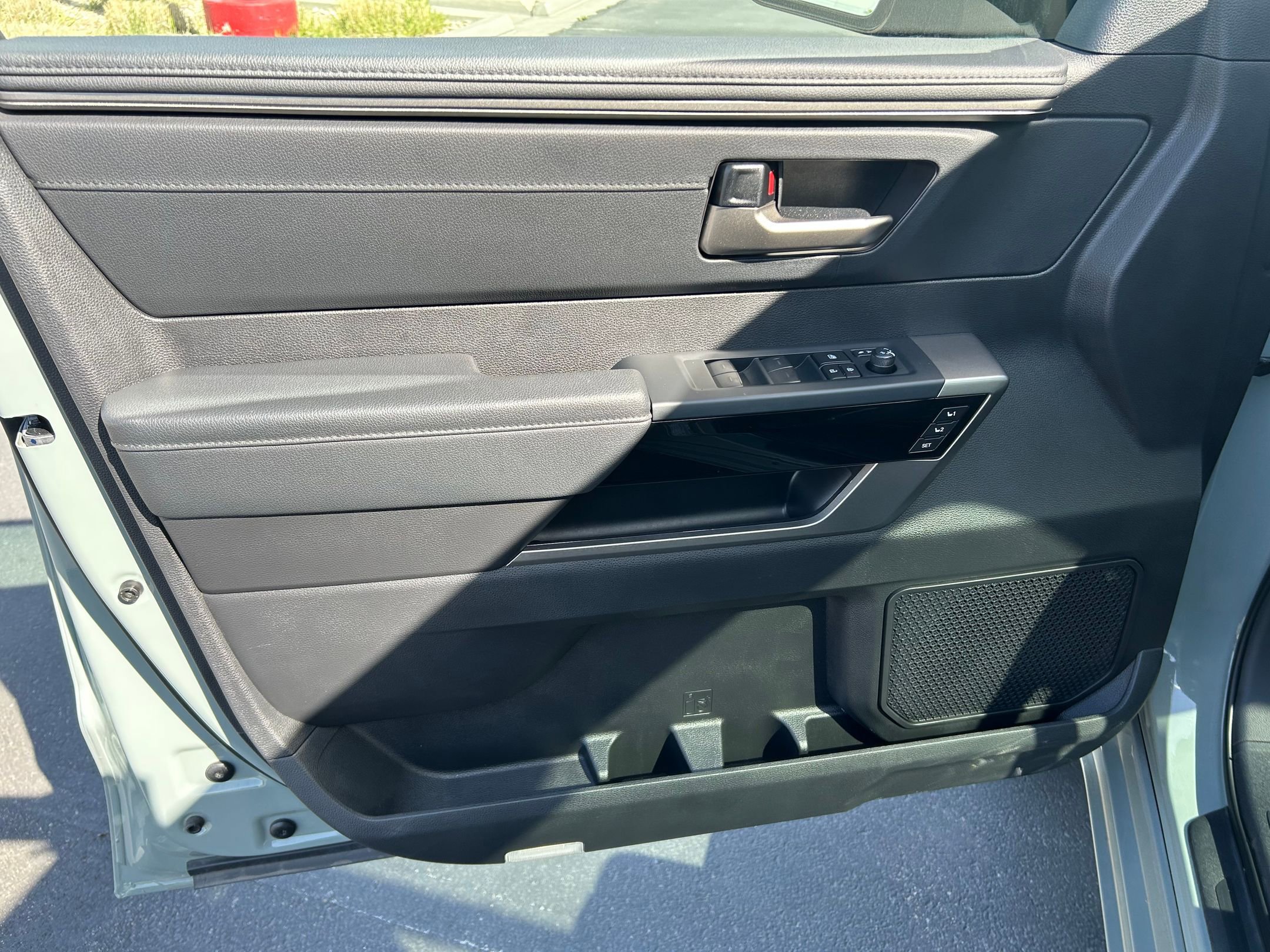 Used 2025 Toyota Tundra Limited image 10