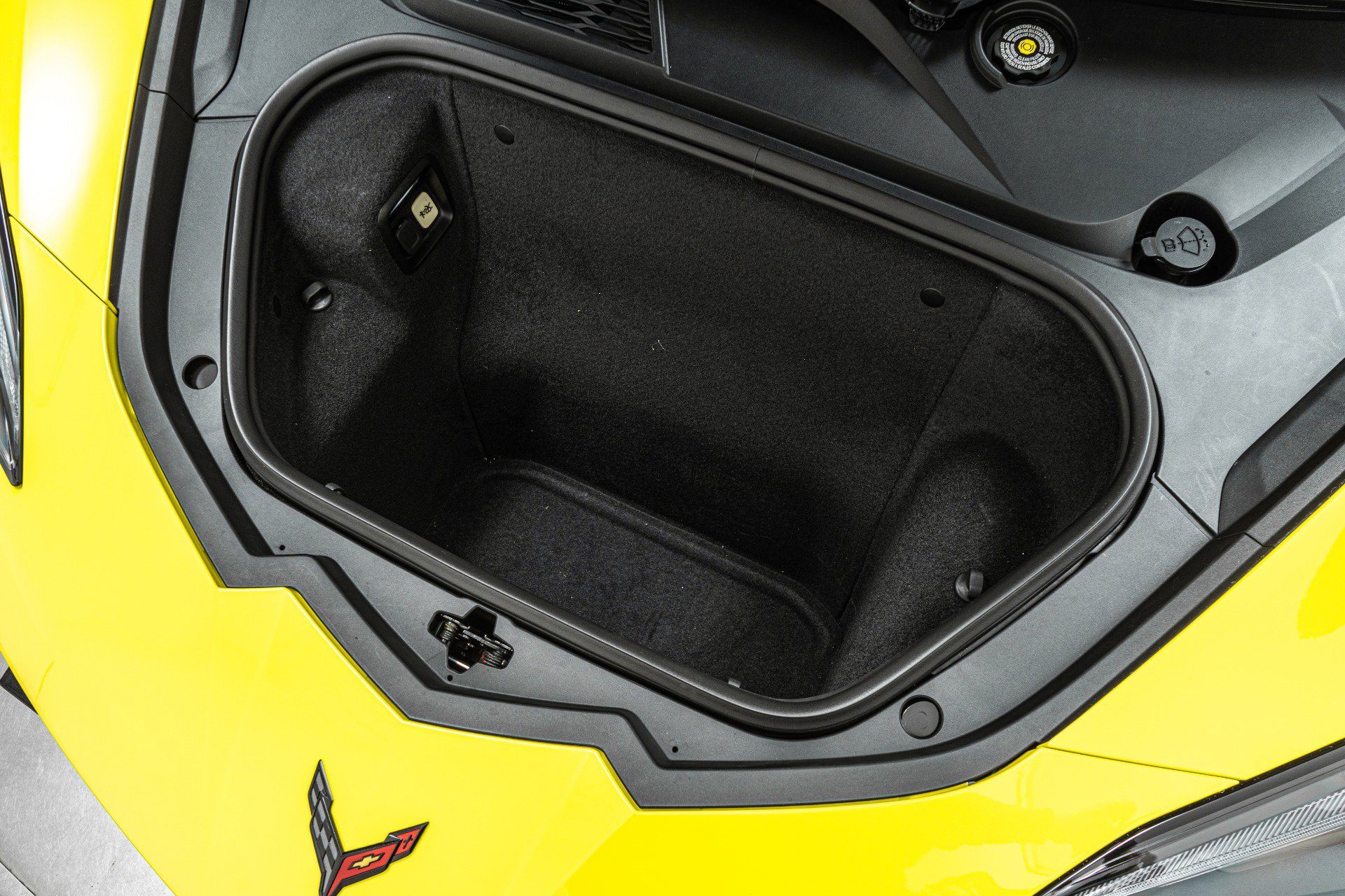 Used 2020 Chevrolet Corvette Stingray Premium Conv w/ 3LT Preferred Equipment Group RWD image 19