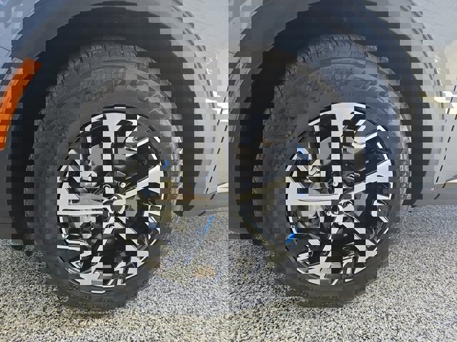 Used 2025 Kia Sportage EX image 3