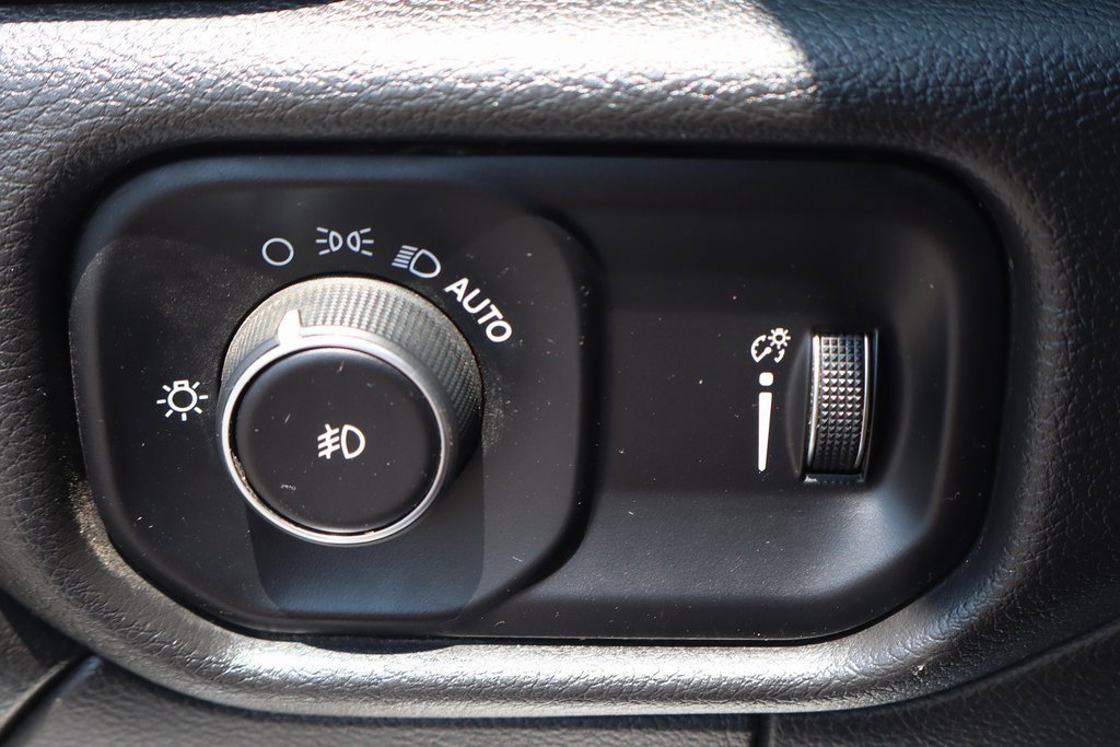 Used 2022 RAM 3500 Tradesman w/ Chrome Appearance Group image 22