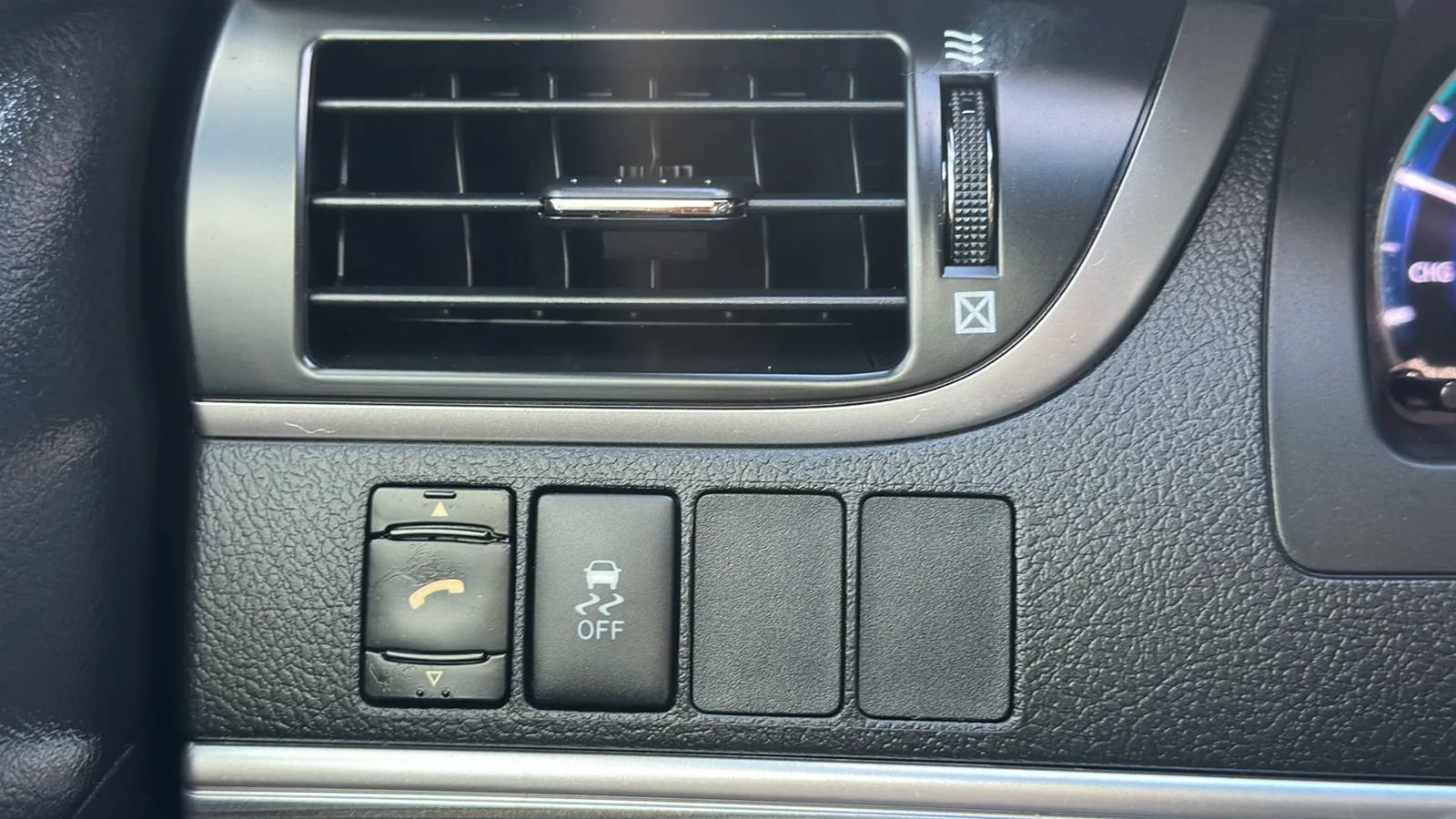 Used 2012 Toyota Camry LE FWD image 34