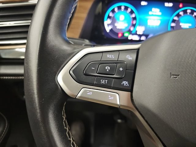 Used 2025 Volkswagen Atlas SE AWD/4WD image 19