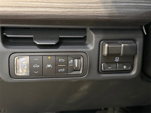 New 2025 GMC Sierra EV Denali image 32