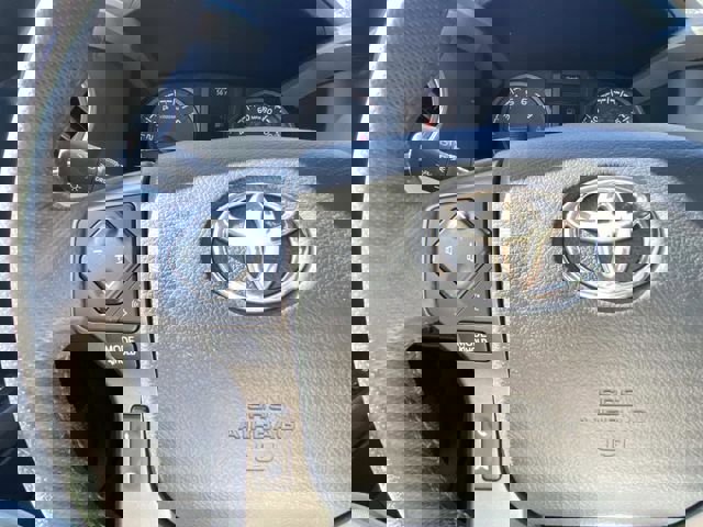 Used 2017 Toyota Tacoma TRD Sport w/ Tow Package (A/T) image 32