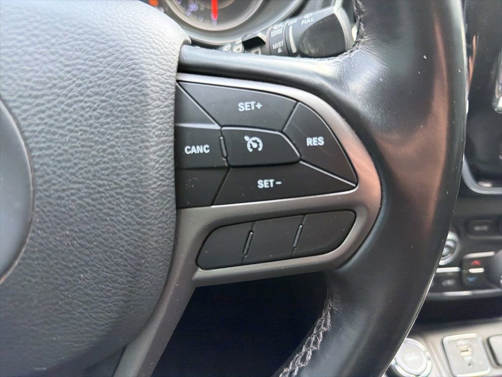 Used 2020 Jeep Cherokee Limited w/ Trailer Tow Group AWD/4WD image 25