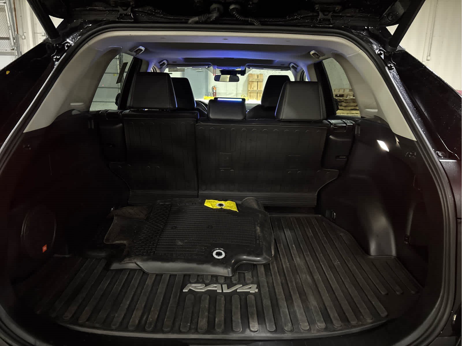 Used 2023 Toyota RAV4 XLE Premium AWD/4WD image 5
