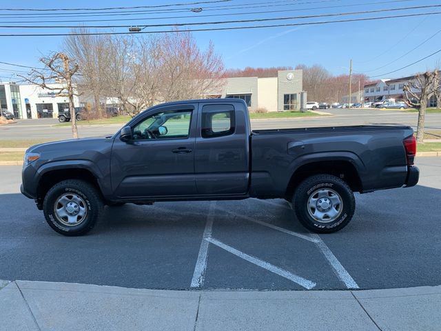 Used 2018 Toyota Tacoma SR image 6