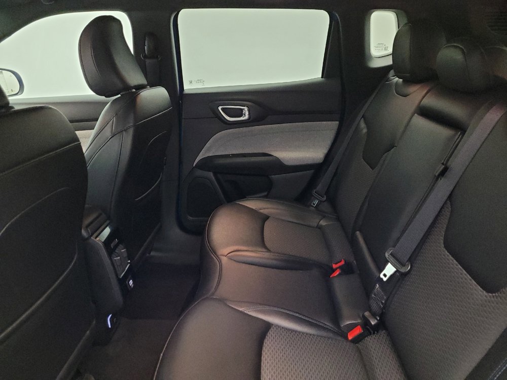 Used 2024 Jeep Compass Latitude image 18