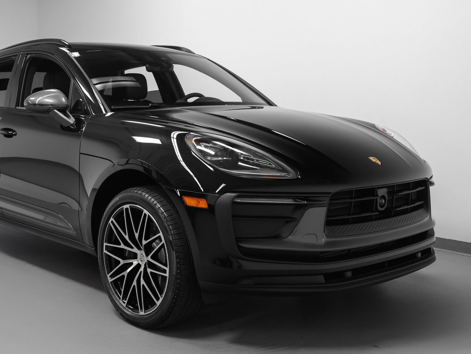 New 2026 Porsche Macan Turbo AWD/4WD image 9