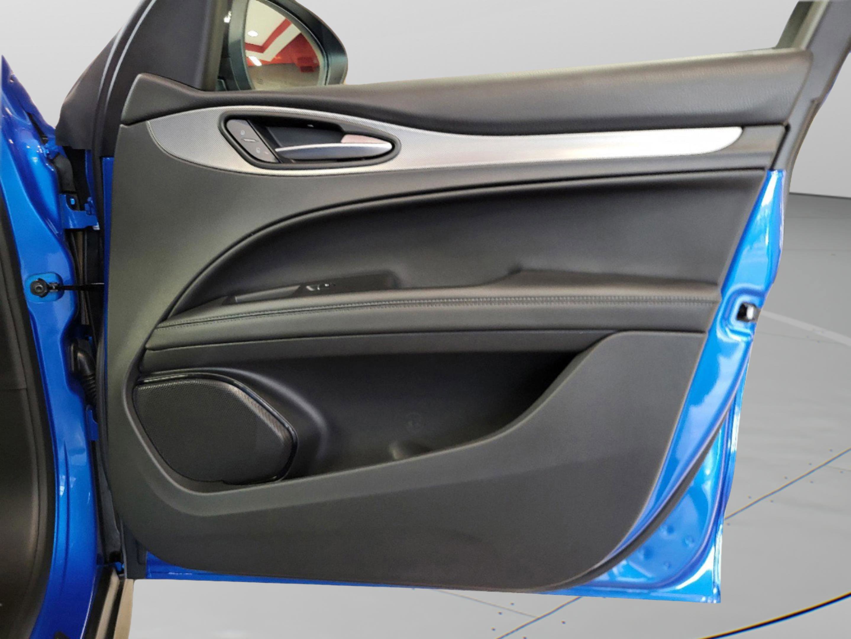 New 2025 Alfa Romeo Stelvio Sprint image 57