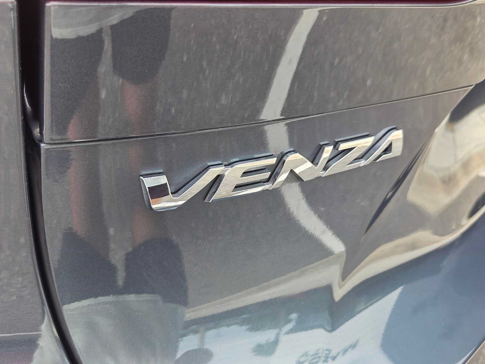Used 2022 Toyota Venza XLE AWD/4WD image 18