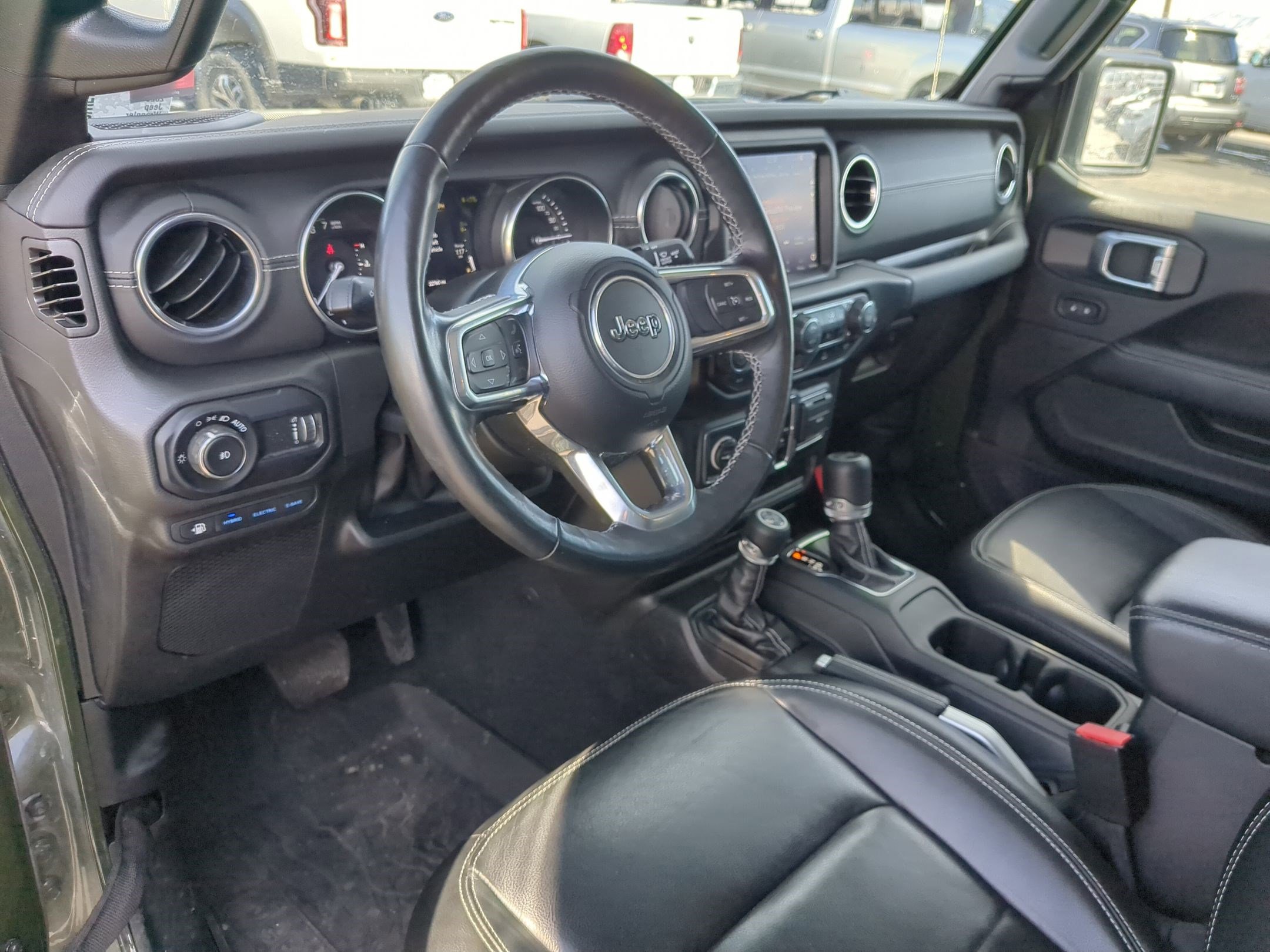 Used 2023 Jeep Wrangler Sahara w/ Cold Weather Group image 14