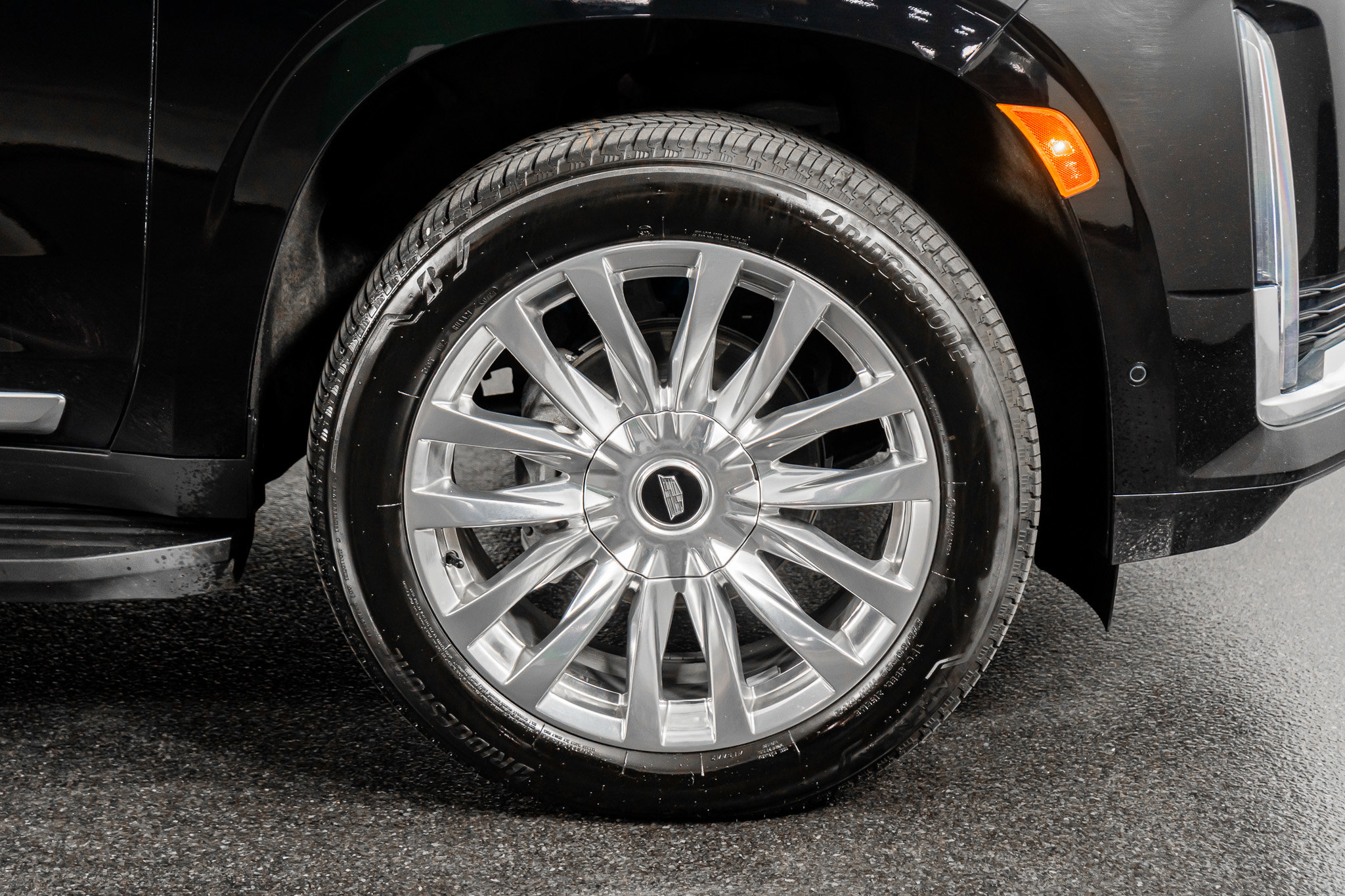 Used 2024 Cadillac Escalade ESV Premium Luxury image 7