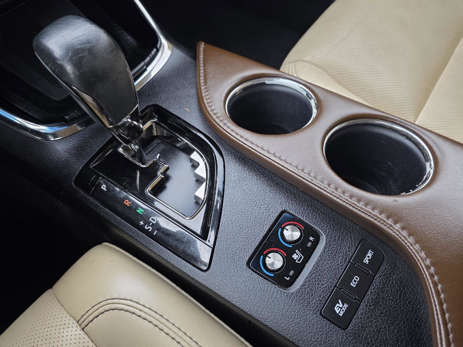 Used 2018 Toyota Avalon Limited FWD image 17