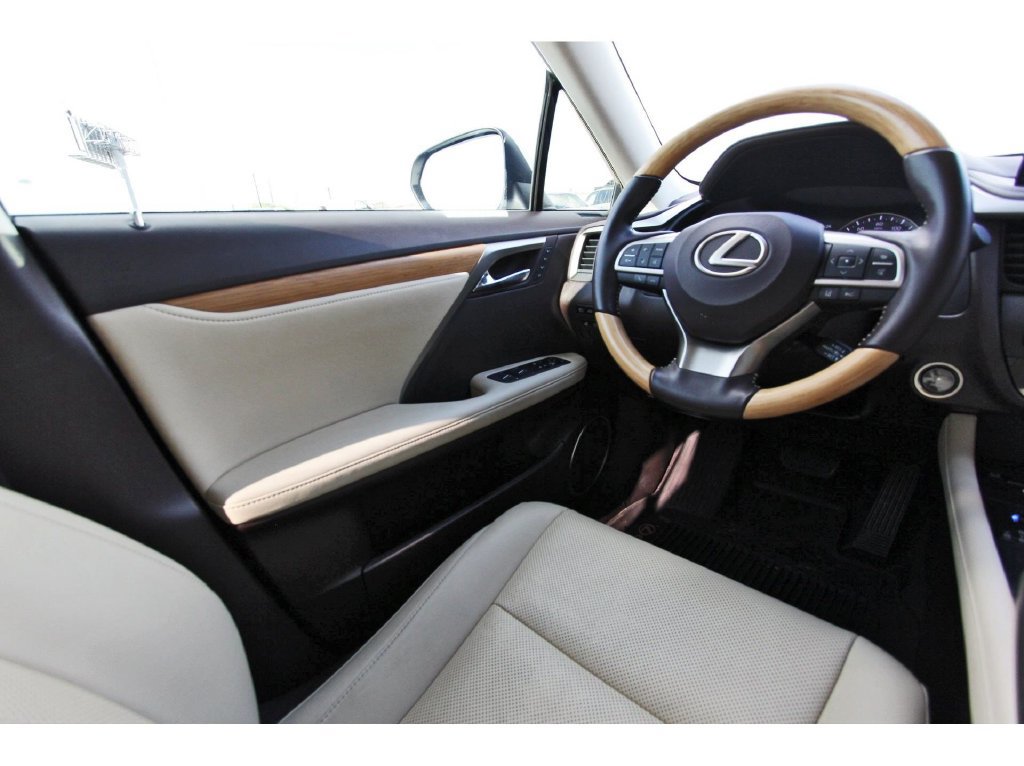 Used 2020 Lexus RX 350L FWD w/ Premium Package image 9