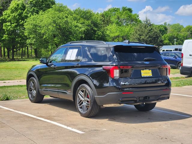 Used 2026 Ford Explorer ST-Line w/ ST-Line Street Pack AWD/4WD image 4