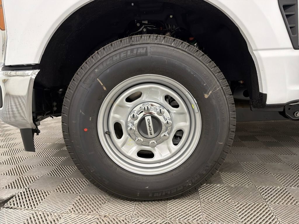 New 2026 Ford F250 XL w/ XL Chrome Package image 11