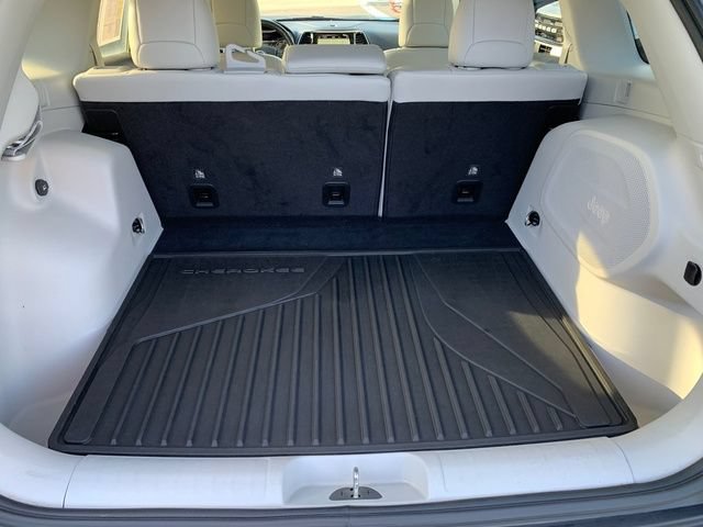 Certified 2020 Jeep Cherokee Limited AWD/4WD image 4